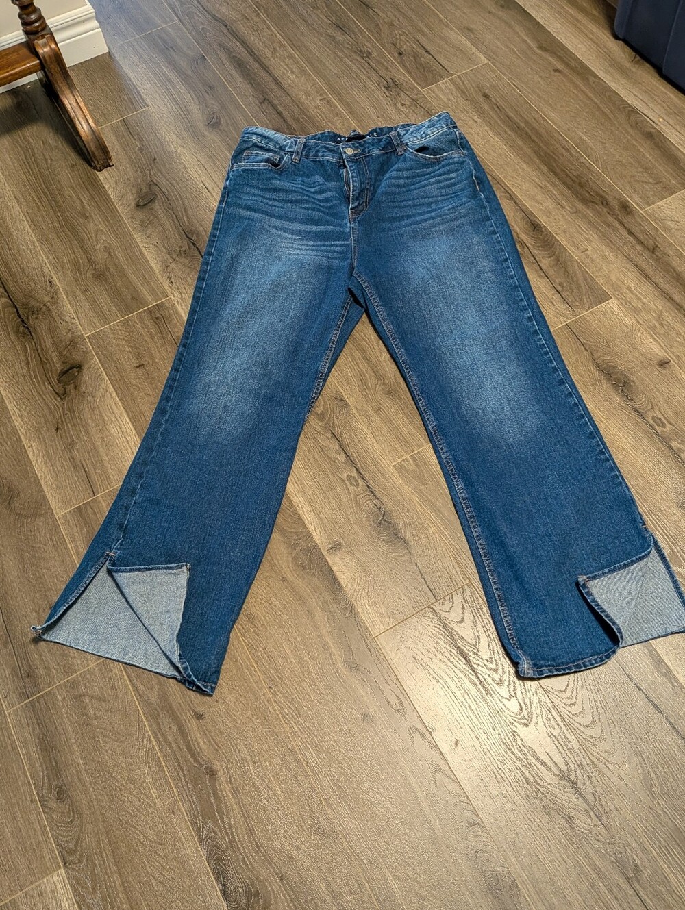 Aeropostale.Women's Blue Wide-Leg Jeans with Split Hem. Size 14.